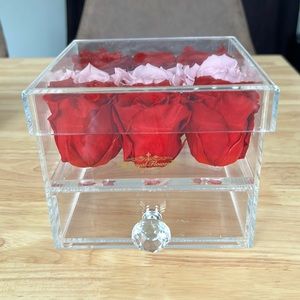 Eternity roses jewelry box